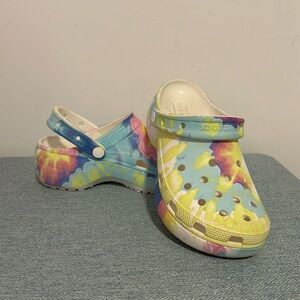 Platform tie dye crocs